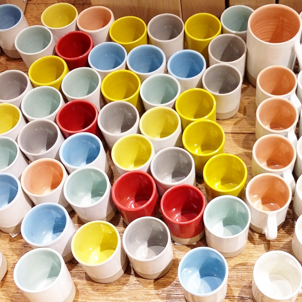 Tasses colorées